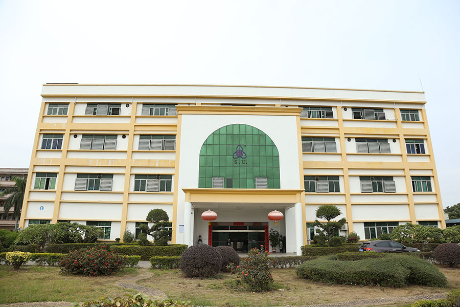  廠(chǎng)房(fáng)外(wài)景